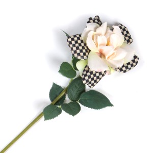 زهرة من مجموعة كورتلي تشك